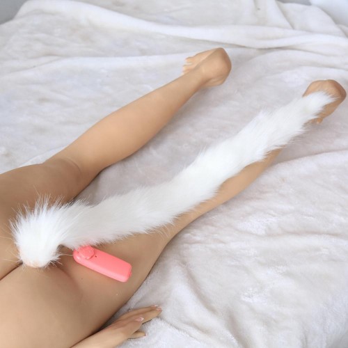 Анальная вибровтулка из силикона с длинным белым хвостом 84 см Анальная вибровтулка из силикона с длинным белым хвостом 84 см