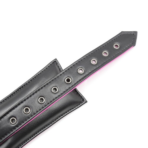 Черно-розовый ошейник с поводком на цепи Черно-розовый ошейник с поводком на цепи