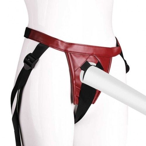 Трусики бордового цвета с креплением для страпона