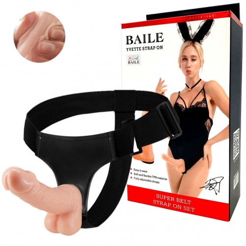 Реалистичный страпон с мошонкой на трусиках 19 см