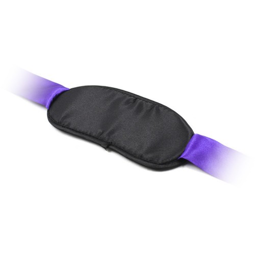 Черная маска на глаза с сиреневыми лентами