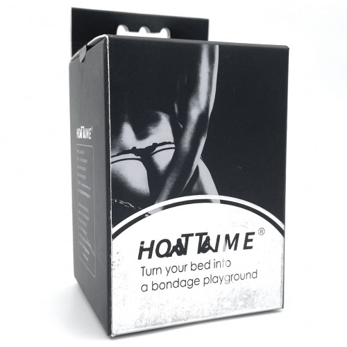 Текстильная красная маска собаки