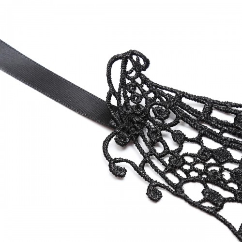 Черная ажурная маска