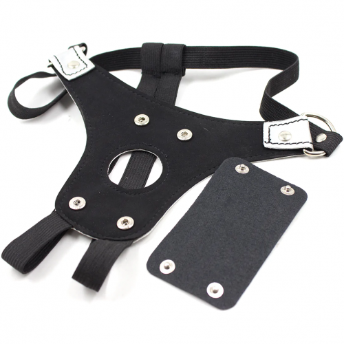 Черный страпон на серебристых трусиках 12 см Черный страпон на серебристых трусиках 12 см