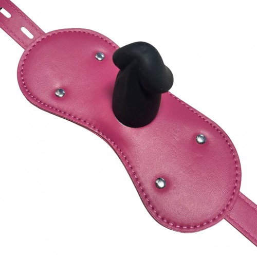 Силиконовый кляп-фаллос на малиновом ремне с замочком Силиконовый кляп-фаллос на малиновом ремне с замочком