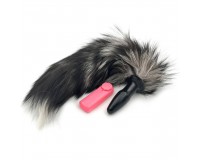 Черная анальная втулка с вибрацией и черно-серым хвостиком 50 см