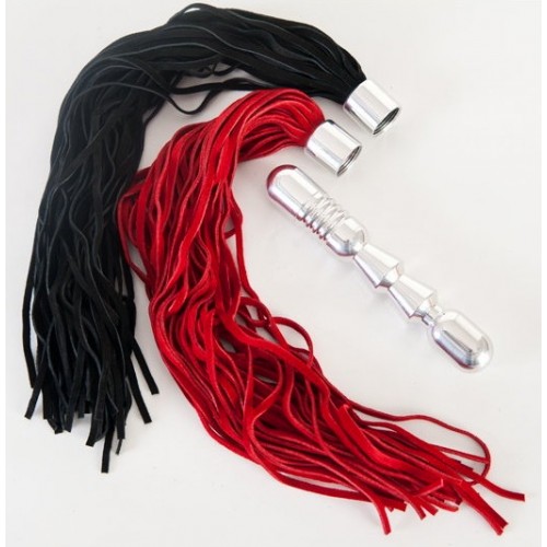 Металлический анальный стимулятор с двумя сменными плетками Металлический анальный стимулятор с двумя сменными плетками