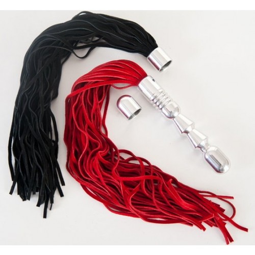 Металлический анальный стимулятор с двумя сменными плетками Металлический анальный стимулятор с двумя сменными плетками